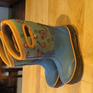 Bogs Size 11 Kids Waterproof Snow Boots
